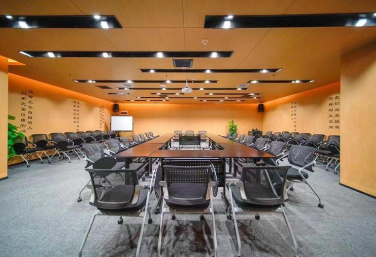 Serviced office to let in Xian