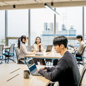 Office accommodations to let in Seoul. Click for details.