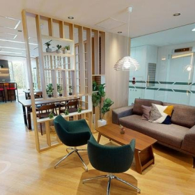 Interior of 3-Chome-1-1 Ebisuminami, Level 6 – 9 Ichigo Ebisu Green Glass. Click for details.