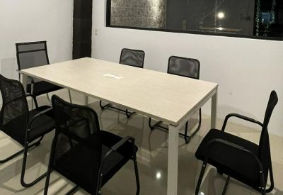 Offices at Jl. Arifin No.89, Kepatihan Kulon, Kec. Jebres