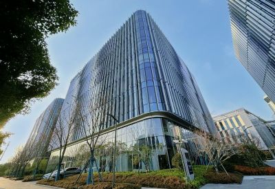 Exterior view of the curved glass-facade 9/F BU Center, T2 Building.