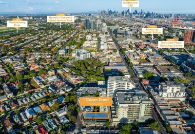 Aerial map view of 1, Crown Street and surrounding landmarks.
