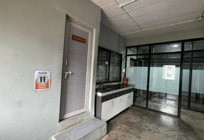 Office accommodation to hire in Surat