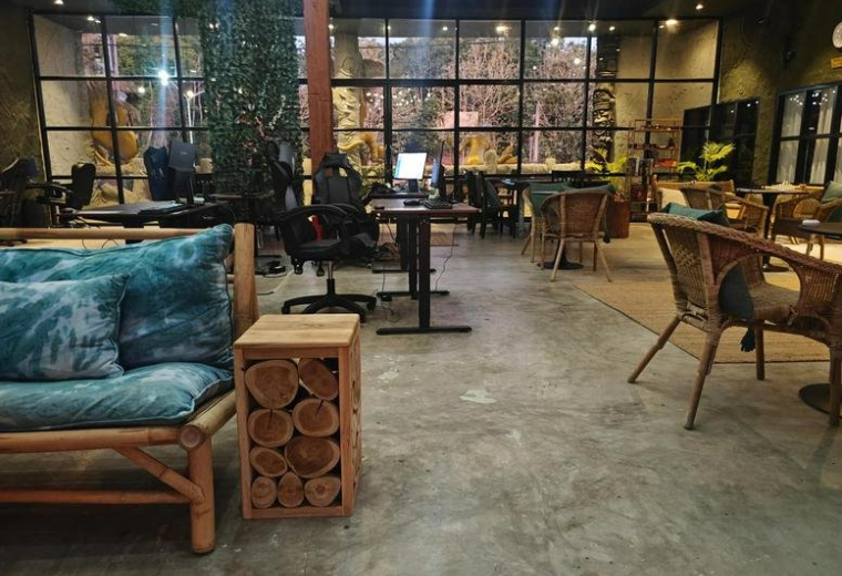 2F 641, Koh Lanta, Thailand