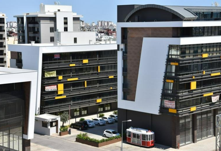 Exterior view of Yenigün Mahallesi Mevlana Caddesi, Midtown Plaza, No:54 B Blok 5. Kat, No:26