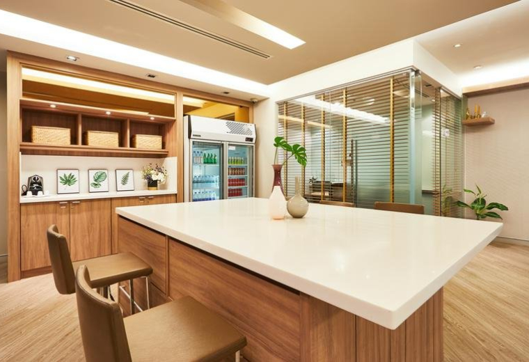 Sathorn Thani Building 1, North Sathorn Road, Bangkok, Thailand