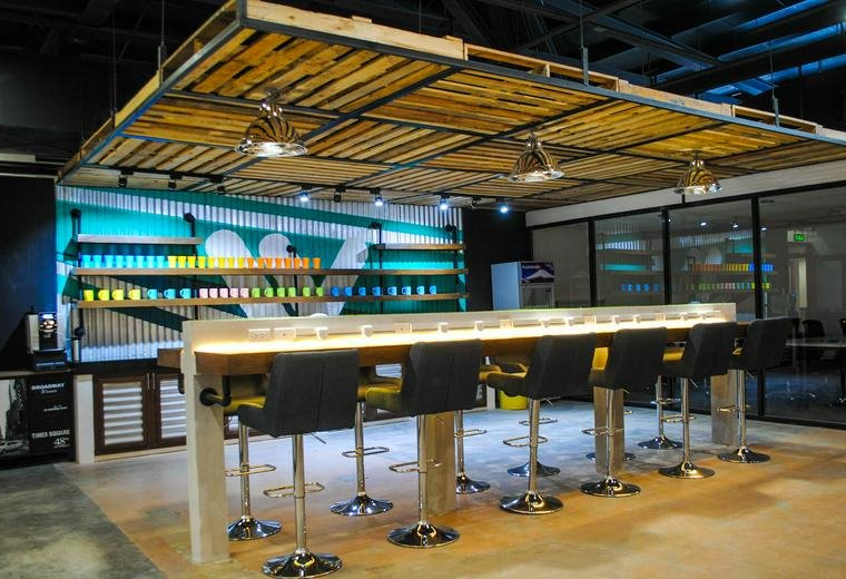 Metrowalk Commercial Complex, Meralco Avenue, Barangay Ugong, Pasig City, Phi