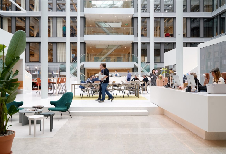 Spacious white lobby and reception area at Building 6, Wutonglinju, 11/F, Bao'an District, Shenzhen, China.