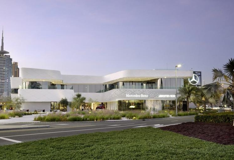 Exterior view of the contemporary white curved building at 1G D3 Street, Za'abeel Second.