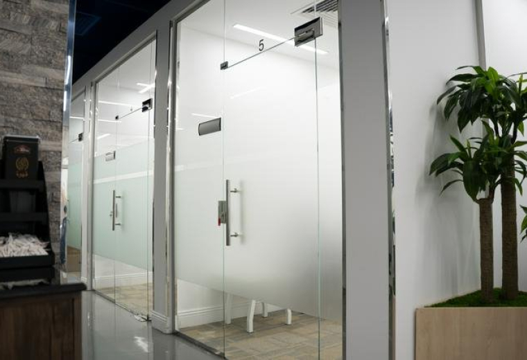 Exit 5 – King Abdulaziz Branch Road – Al Ghadir District ,,