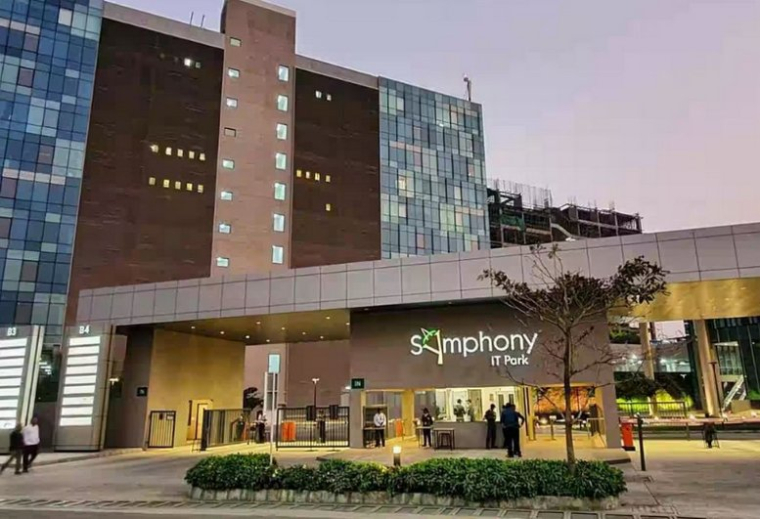 Ground level view of the entrance at Symphony IT Park in the Raheja Complex.