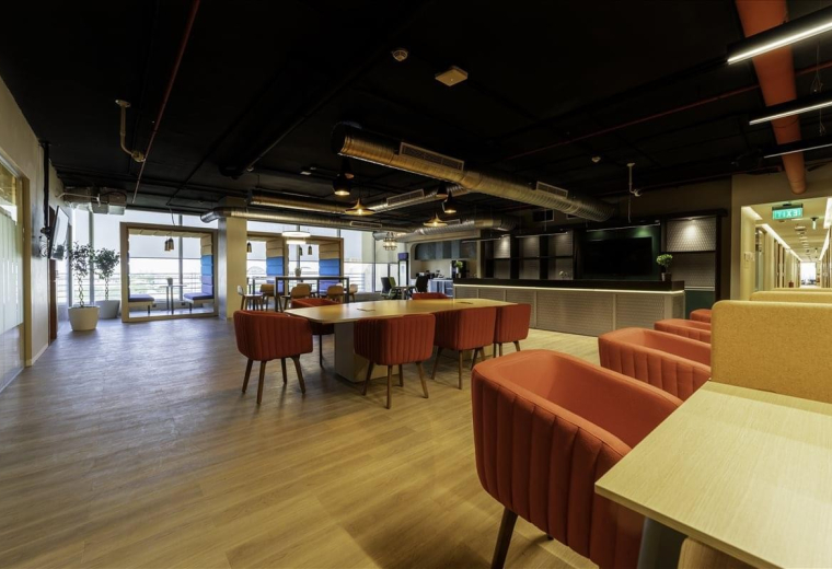 Spring Plaza,2nd floor, King Abdulaziz Road, Arrabi area,