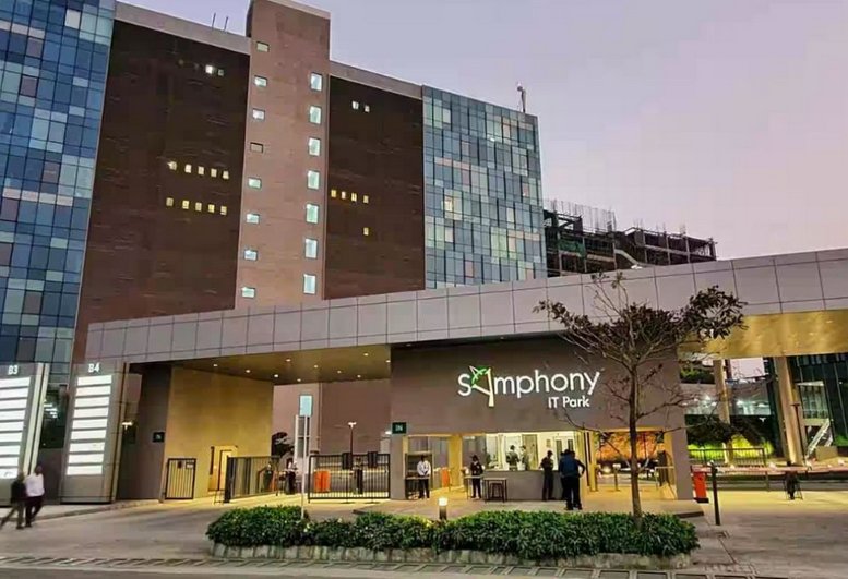Ground level view of the entrance at Symphony IT Park in the Raheja Complex.