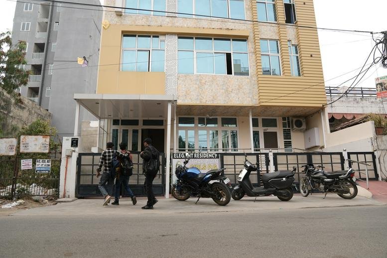 Exterior view of the multistory building at Plot no 548, Mahaveer Nagar-1, Tonk Road, Durgapura, Jaipur.