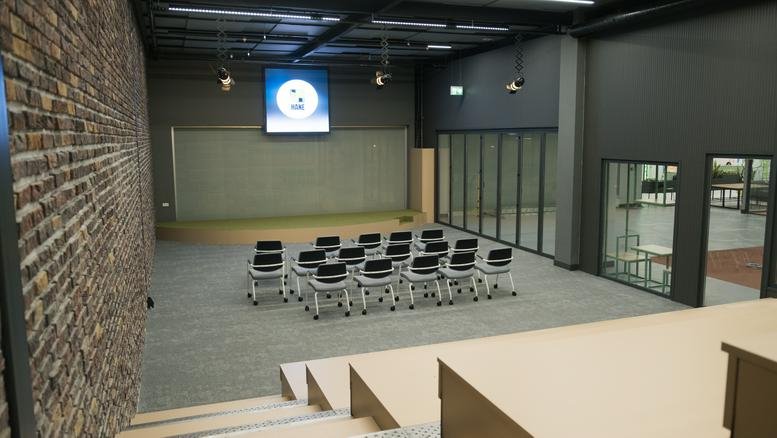 Wide view of a lecture space at Universiteler mah. No: 3, 1597. Caddesi, Zemin Kat, Ankara.
