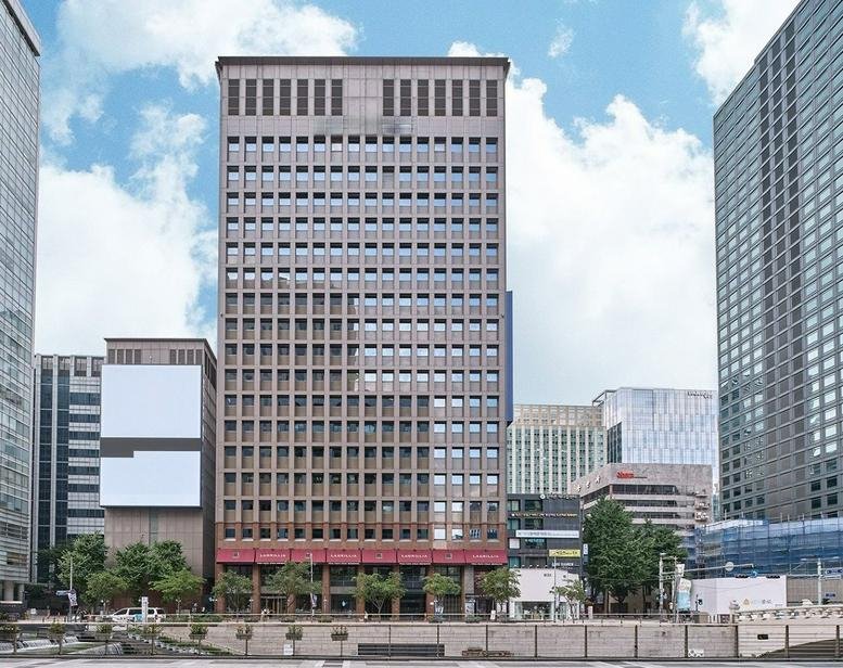 Exterior view of the high-rise building at 149 Seorin-dong, Kwanghwamoon, Jongno-gu, Seoul.