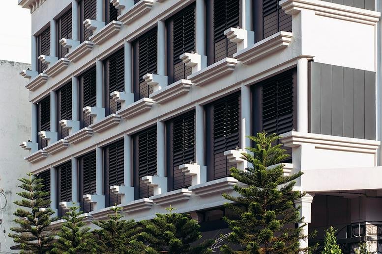 Exterior facade of the heritage-style building at 17, Jalan Yap Ah Shak, Kuala Lumpur.
