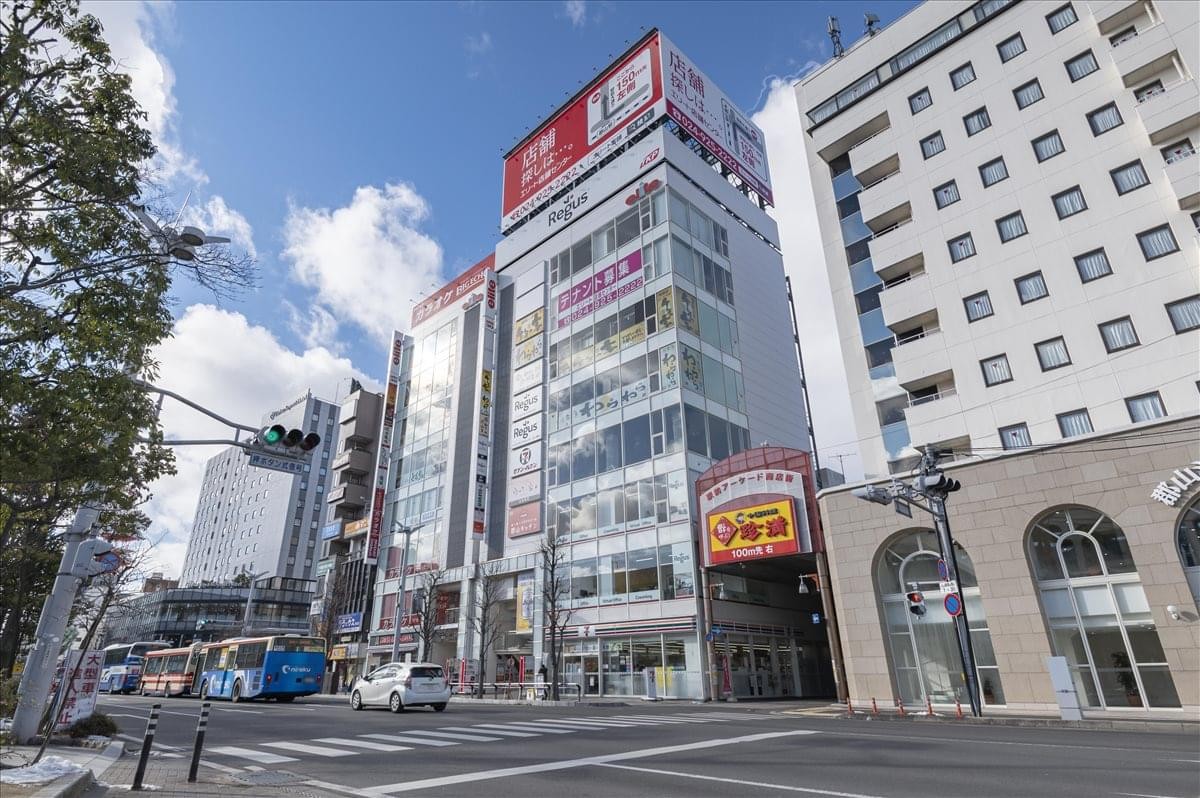 Exterior view of the Elite 30 Building 2nd floor and 3rd floor in a busy city center.