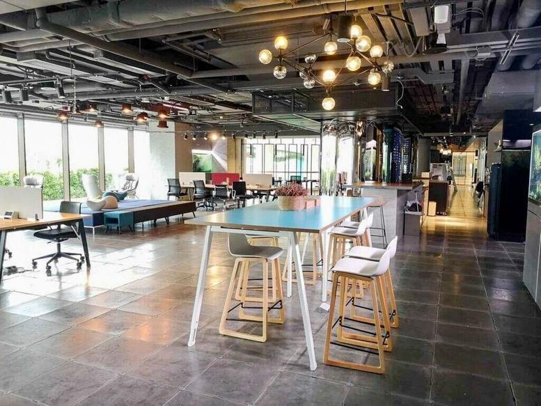 Spacious communal lounge and workspace at Kerry Hotel, 2/F, 38 Hung Luen Road, Hung Hom Bay, Hong Kong.
