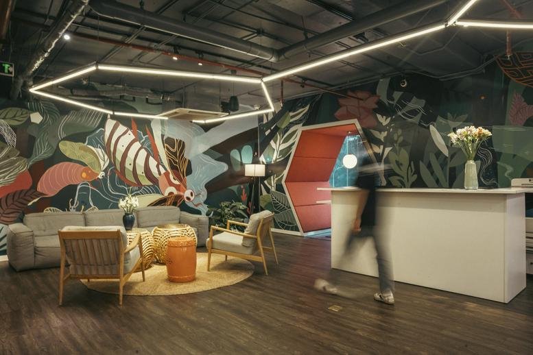 Spacious reception and lounge area at the 2nd Floor, 25T2 Building – Tran Duy Hung Street.