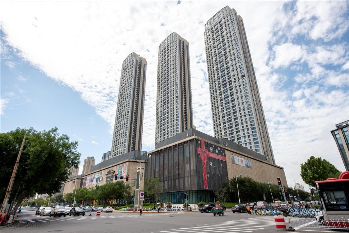 Exterior view of the three high-rise towers at Tianjin Riverview Place.