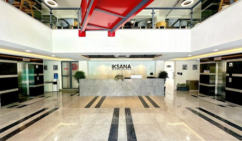 Modern reception desk at 43-A, IT Park, Sahastradhara Road, Dehradun.