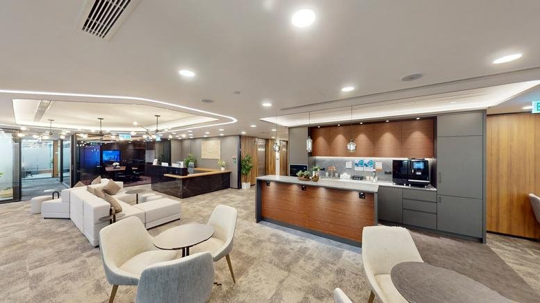 Spacious reception and lounge area at China Building, 29 Queen’s Road Central, Level 18 & 19.
