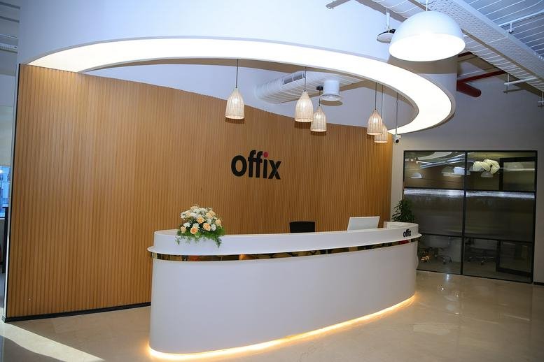 Bright reception area of the Offix at Commerzone building, Tower H, 12th floor.