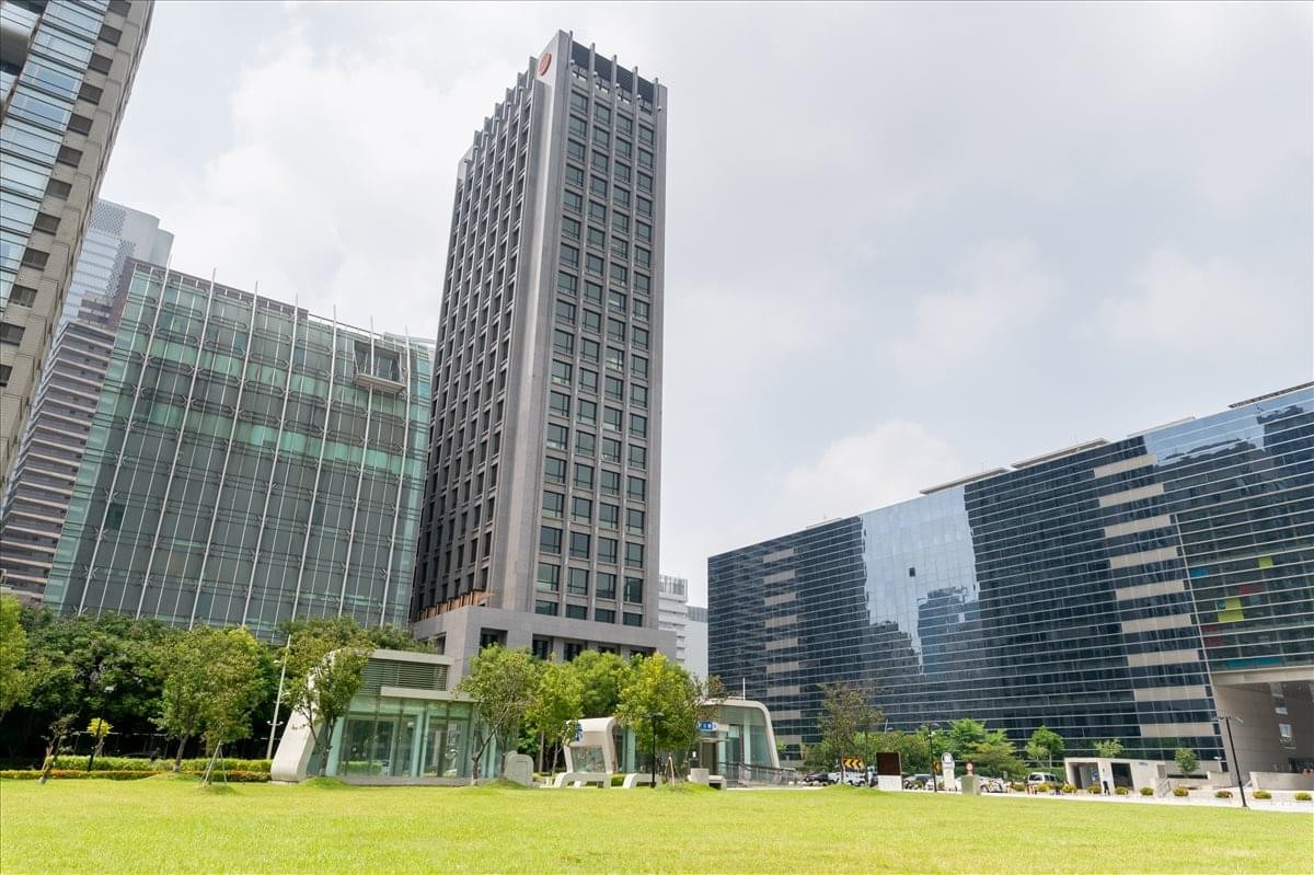 Exterior view of the modern skyscraper at 179 Fuhuiyuan Boulevard Xitun Dist, Taichung City.