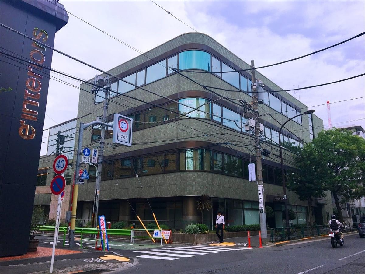 Exterior view of the Forest Hills East Wing building at 4-18-11 Minami Aoyama.
