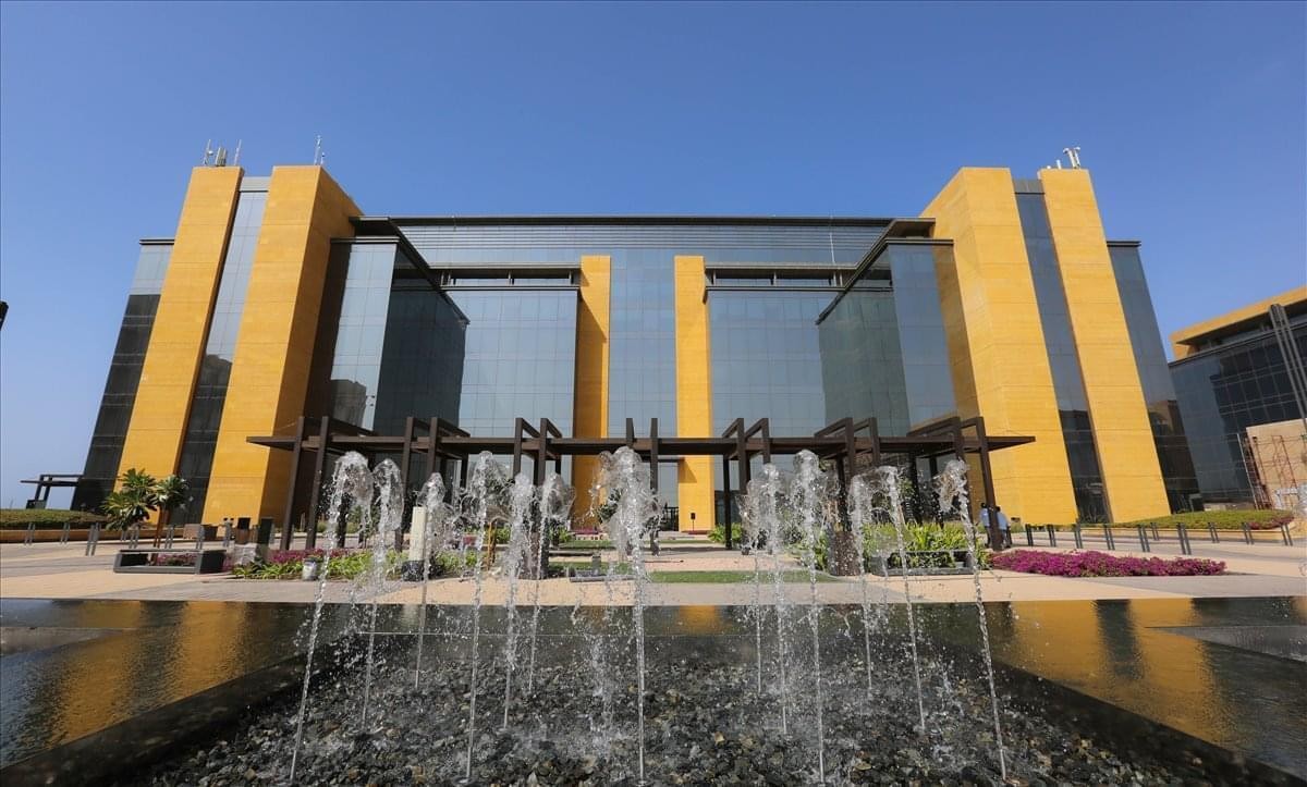 Exterior view of the contemporary facade at 7082-BayLaSun-Juman St. Unit No. 1, King Abdullah Economic City.