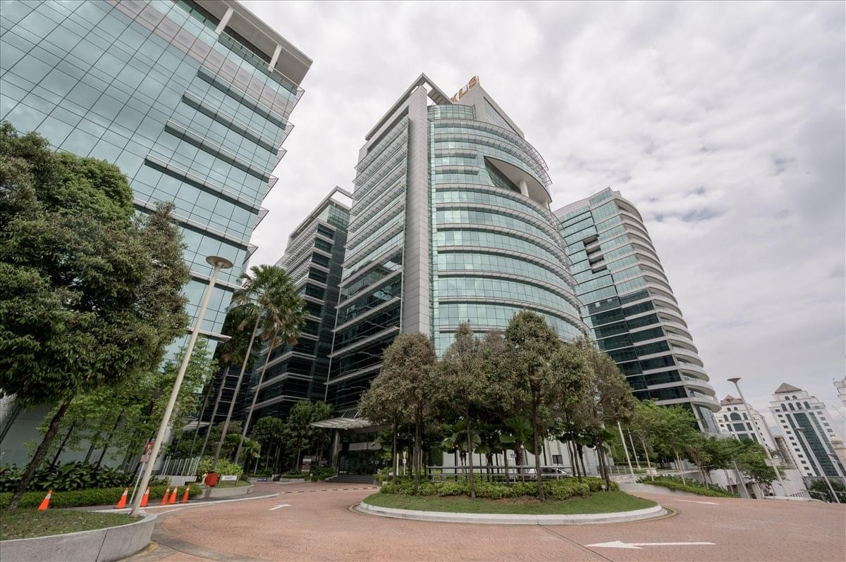 Exterior view of the curved glass facade at Tower 8 Avenue 5, Bangsar South.