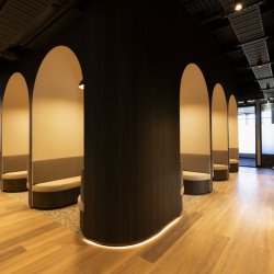 14, Edgewater Court executive office centres