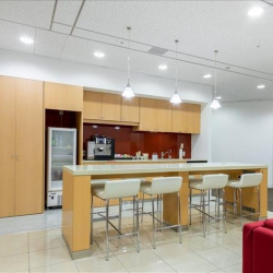 Serviced office to lease in Yokohama