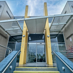 Exterior view of 203 Blackburn Road, Mount Waverley
