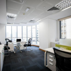 Office accomodations to lease in Dubai