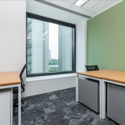 Executive office to lease in Melbourne