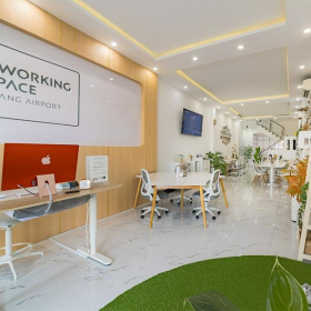 Interior of 212, Đường Nguyễn Tri Phương. Click for details.