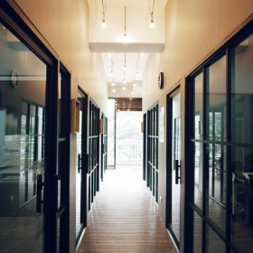Executive office centres to hire in Manila. Click for details.