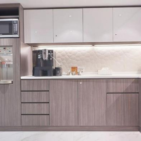 Executive office centre in Hong Kong. Click for details.