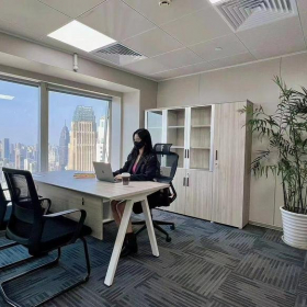 Exterior image of Yutong International Sports Center, 4th Floor, 350 East Zhongshan Road, Chang'an District. Click for details.